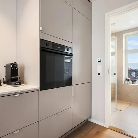 Newly Renovated In A Unique And Historic Neighborhood *